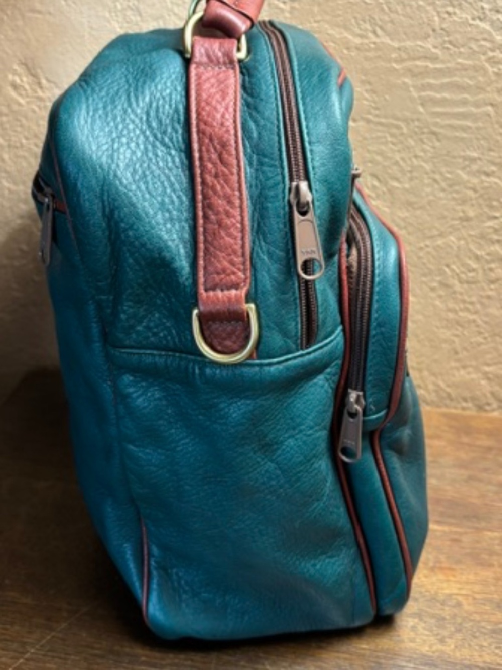 Orvis Messenger .Satchel Leather Bag- VERY NICE! - Picture 2 of 7
